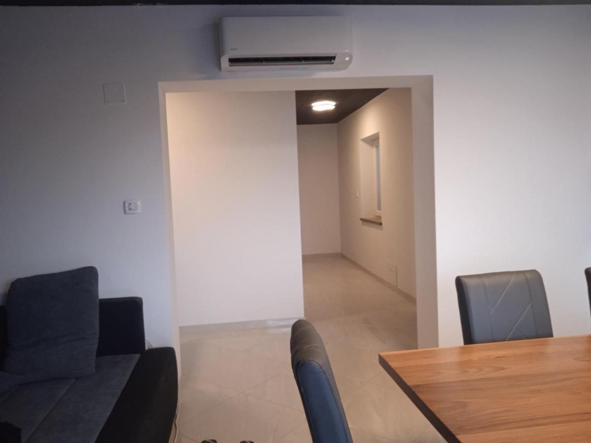 Anton Apartment พอฟเลีย ภายนอก รูปภาพ