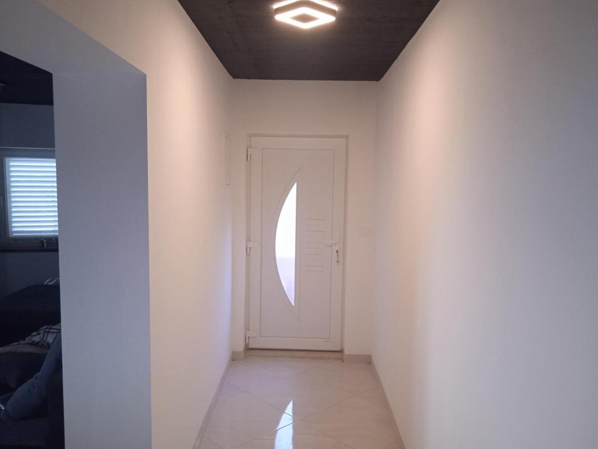 Anton Apartment พอฟเลีย ภายนอก รูปภาพ