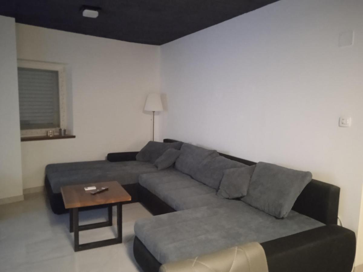 Anton Apartment พอฟเลีย ภายนอก รูปภาพ